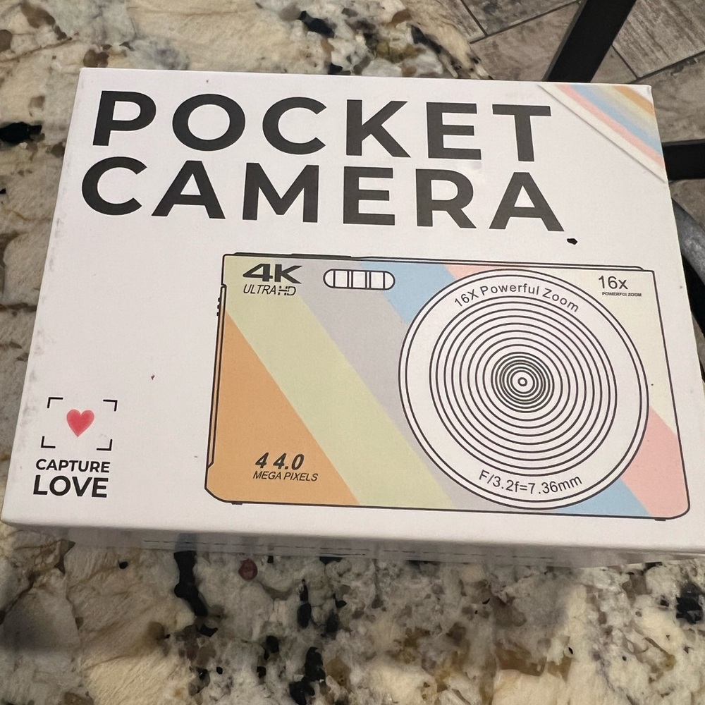 4K Ultra HD Pocket Camera with 16x Zoom